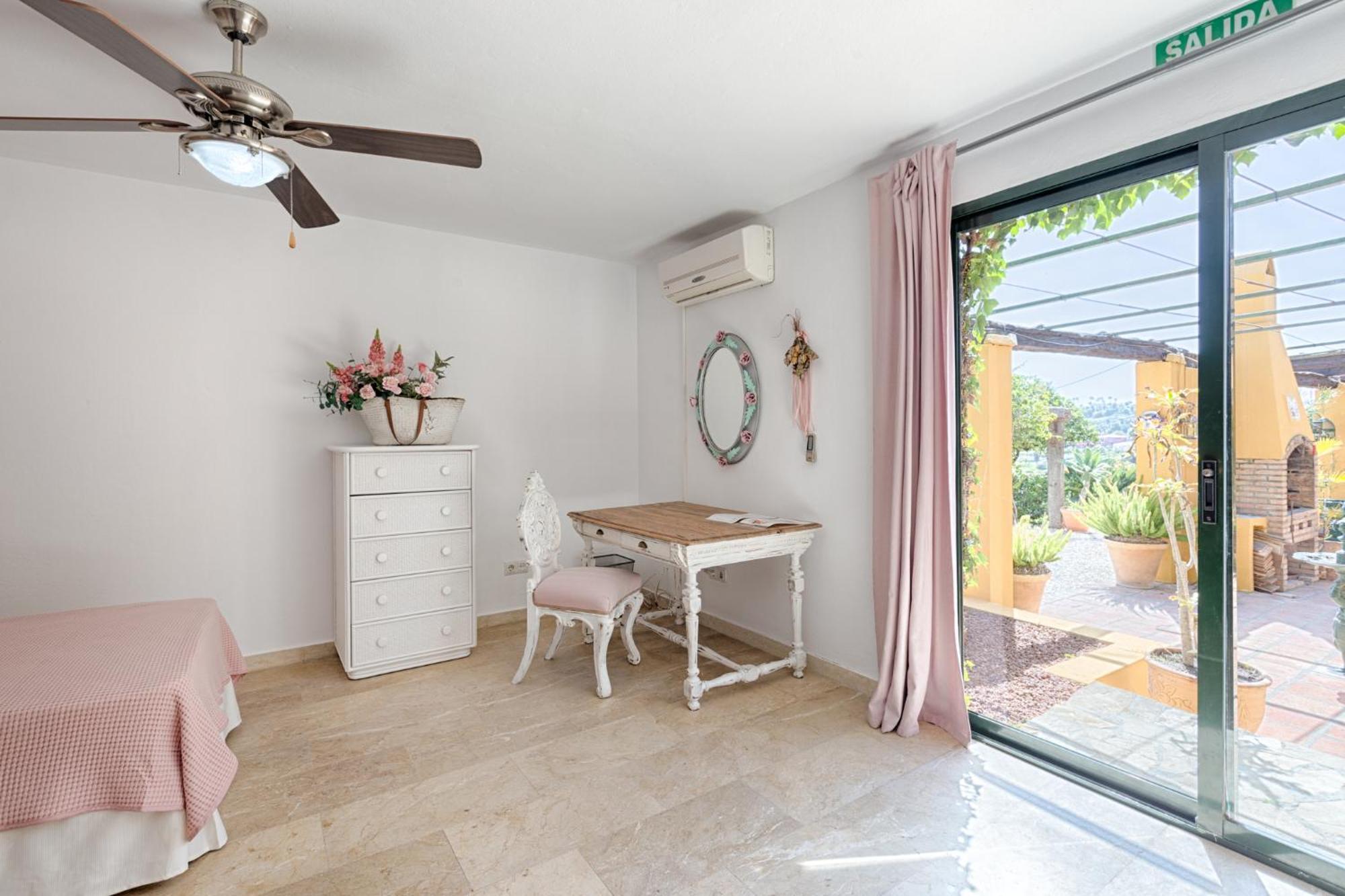 אסטפונה Hanami Finca Cumbres Borrascosas מראה חיצוני תמונה
